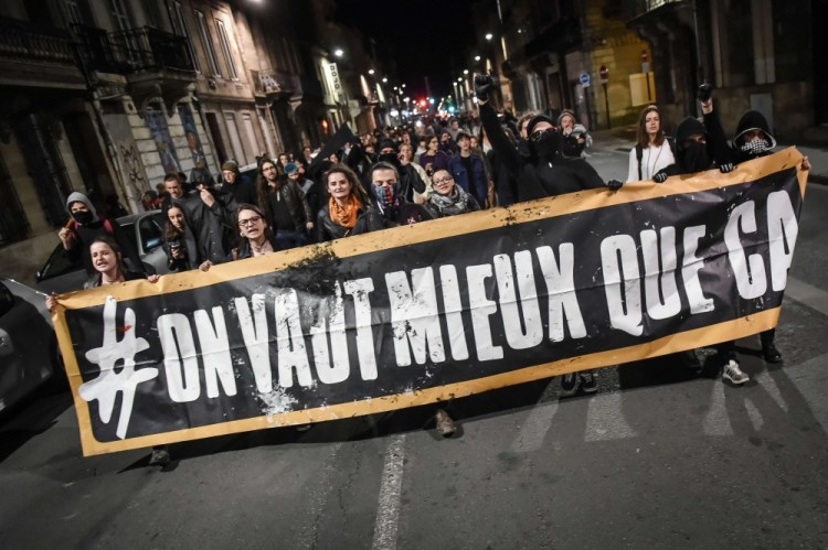 Protesters against Emmanuel Macron and Marine le Pen walk in Bordeaux's streets after the results of the first round of presidential elections.//AMEZUGO_1673/Credit:UGO AMEZ/SIPA/1704240037