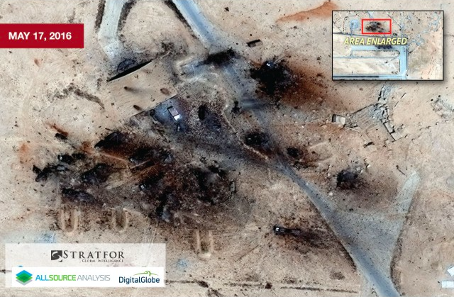 Спутниковое фото, свидетельствующее, по заявлению Stratfor, об уничтожении вертолетов Ми-24 под Пальмирой