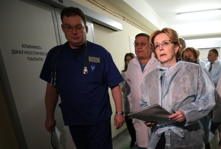 Министр здравоохранения РФ Вероника Скворцова посещает пострадавших в результате теракта. Фото TASS/Scanpix