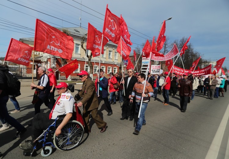 IVANOVO, RUSSIA - MAY 1, 2017: Communist Party supporters take part in a May Day demonstration. Vladimir Smirnov/TASS