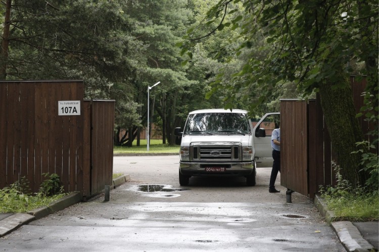 MOSCOW, RUSSIA  AUGUST 1, 2017: US Embassy officials leave their estate in Moscow's Serebryany Bor Park as they are no longer allowed by Russia's Foreign Ministry to use it starting from August 1, 2017; Russia's move is a response to a new anti-Russian sanction bill adopted by the US Senate and approved by the US House of Representatives. Alexander Shcherbak/TASS