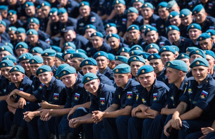 OMSK, RUSSIA - AUGUST 2, 2017: Russian servicemen during celebrations of Paratroopers' Day at the 242nd Training Center of the Russian Airborne Forces. Russia's Airborne Troops (Blue Berets) celebrate their professional holiday on the Day of Elijah the Prophet, their Patron. Dmitry Feoktistov/TASS