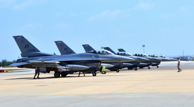Американские F-16, размещенные в Турции для борьбы с ИГИЛ. Фото AFP/Scanpix