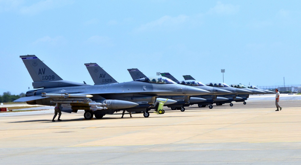 Американские F-16, размещенные в Турции для борьбы с ИГИЛ. Фото AFP/Scanpix