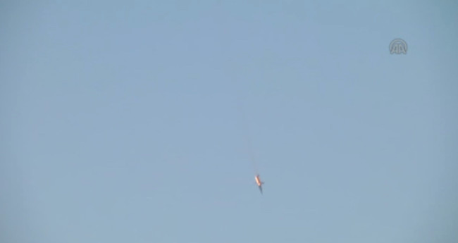 Скриншот видео гибели российского Су-24, сбитого на границе Турции и Сирии